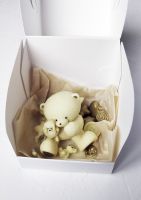 Шоколадный мишка пухляк с игрушкой (в коробочке)
